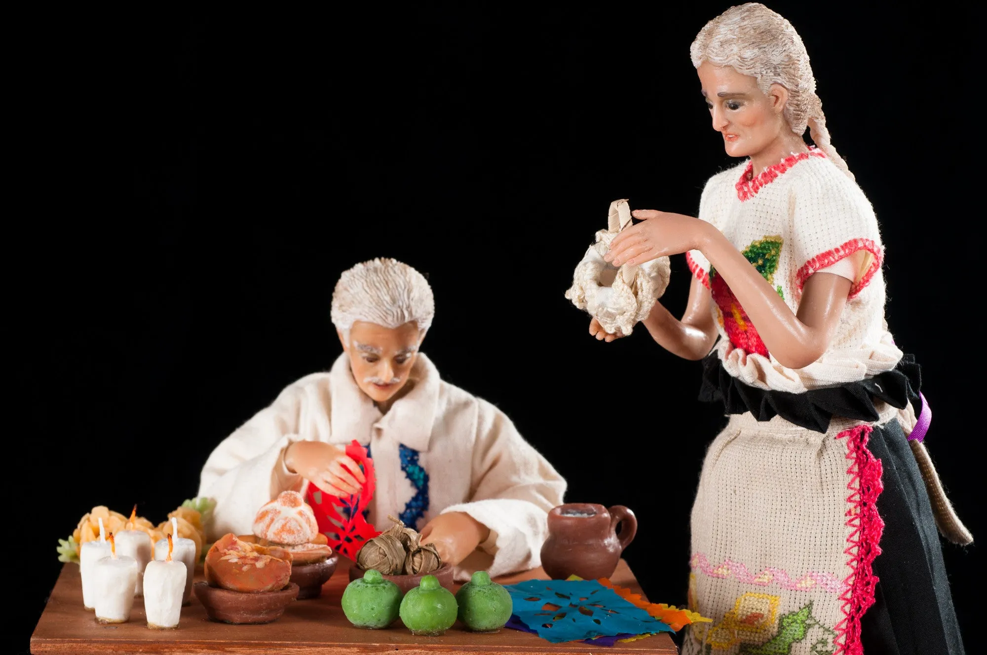 Mexican Art Wax Sculpture Couple Making day of the Dead Altar