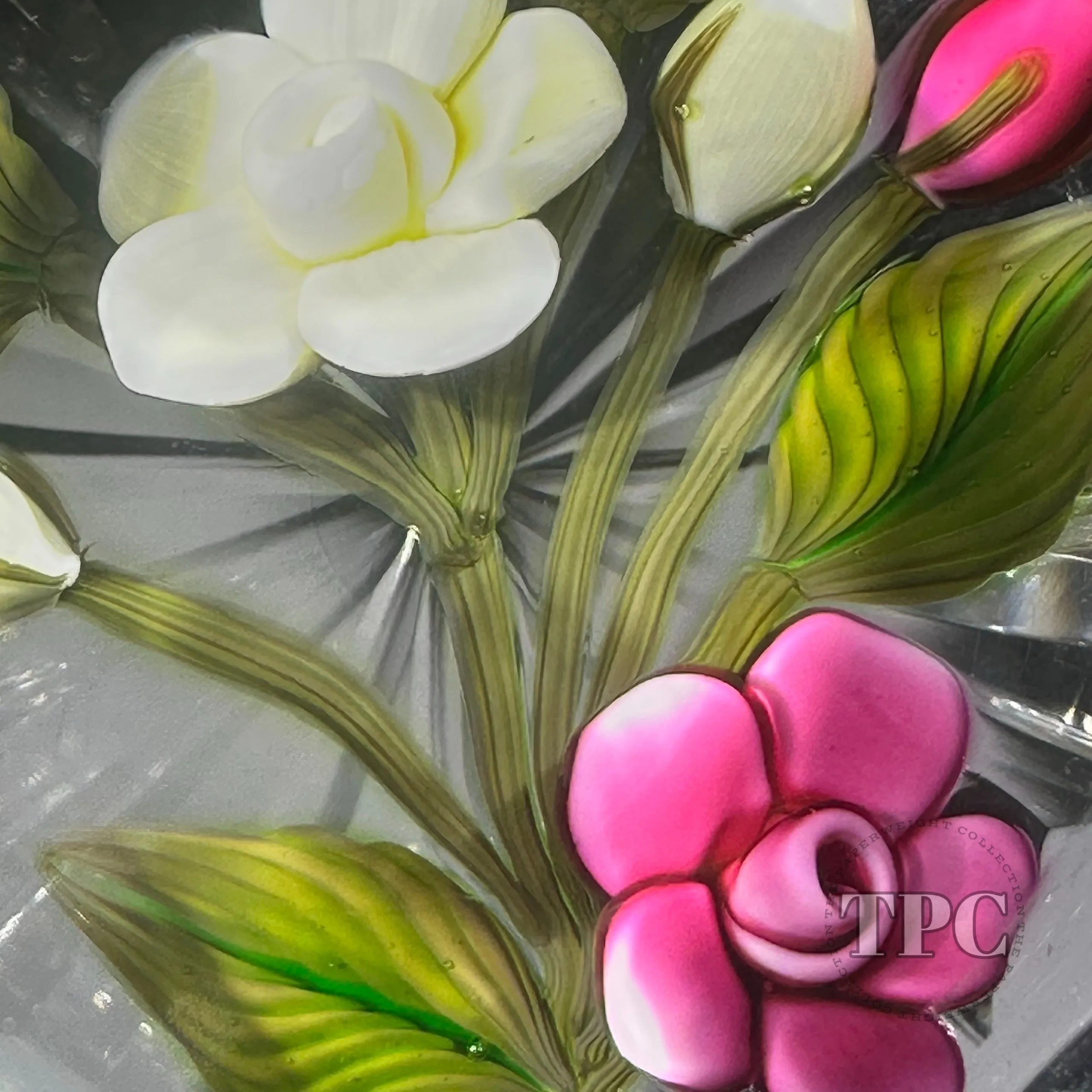 Perthshire Paperweights 1995E Faceted Glass Art Paperweight Flamework Flamework Roses
