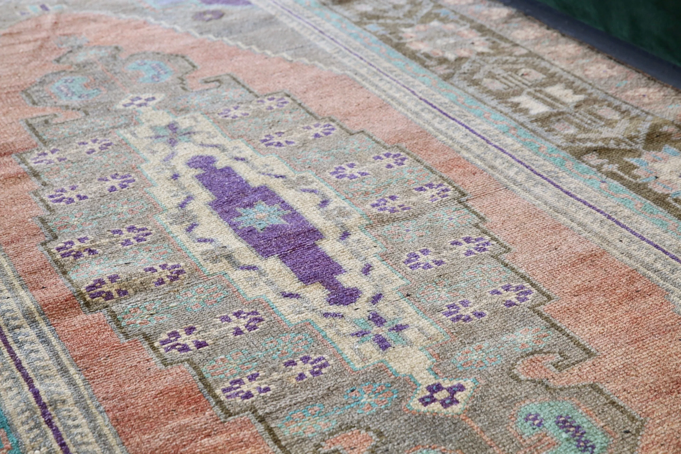 Vintage Anatolian Rug 3.5ftx7ft