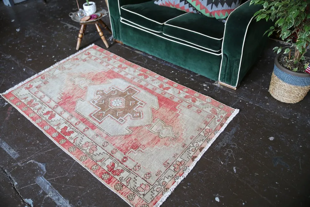 Vintage Faded Anatolian Rug 3.2ftx5.2ft