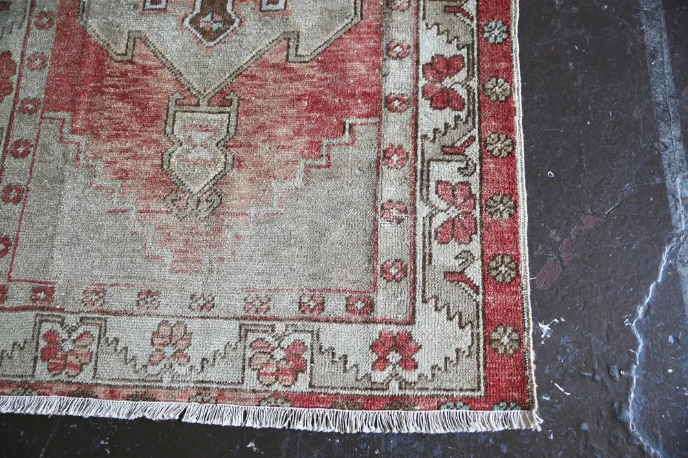 Vintage Faded Anatolian Rug 3.2ftx5.2ft