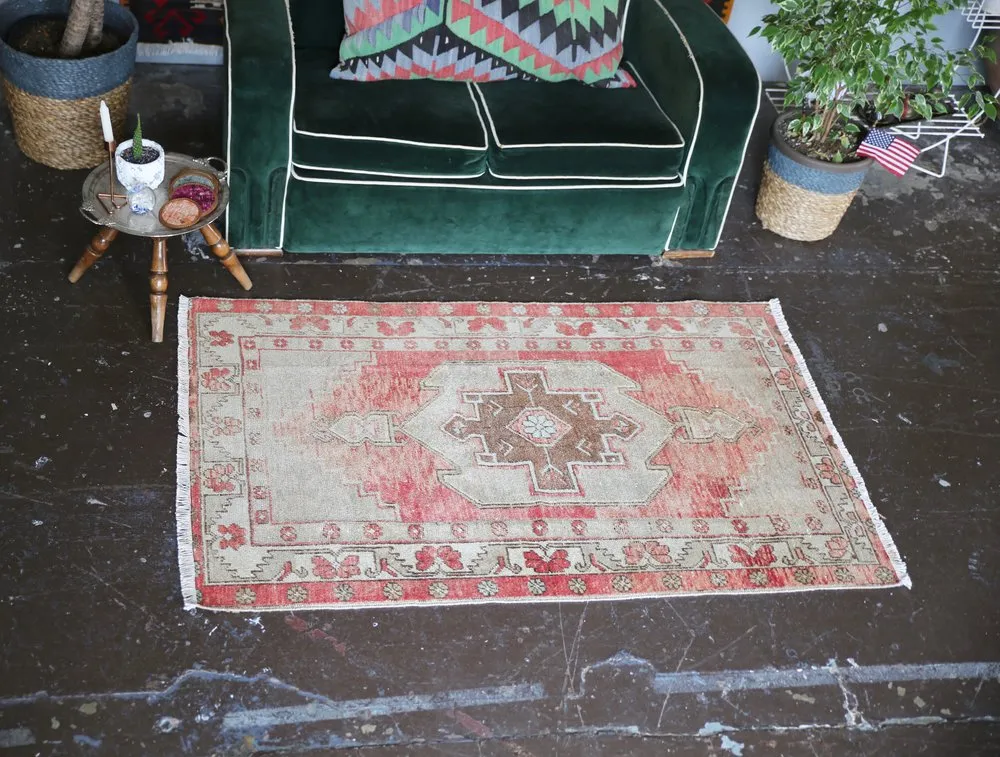 Vintage Faded Anatolian Rug 3.2ftx5.2ft