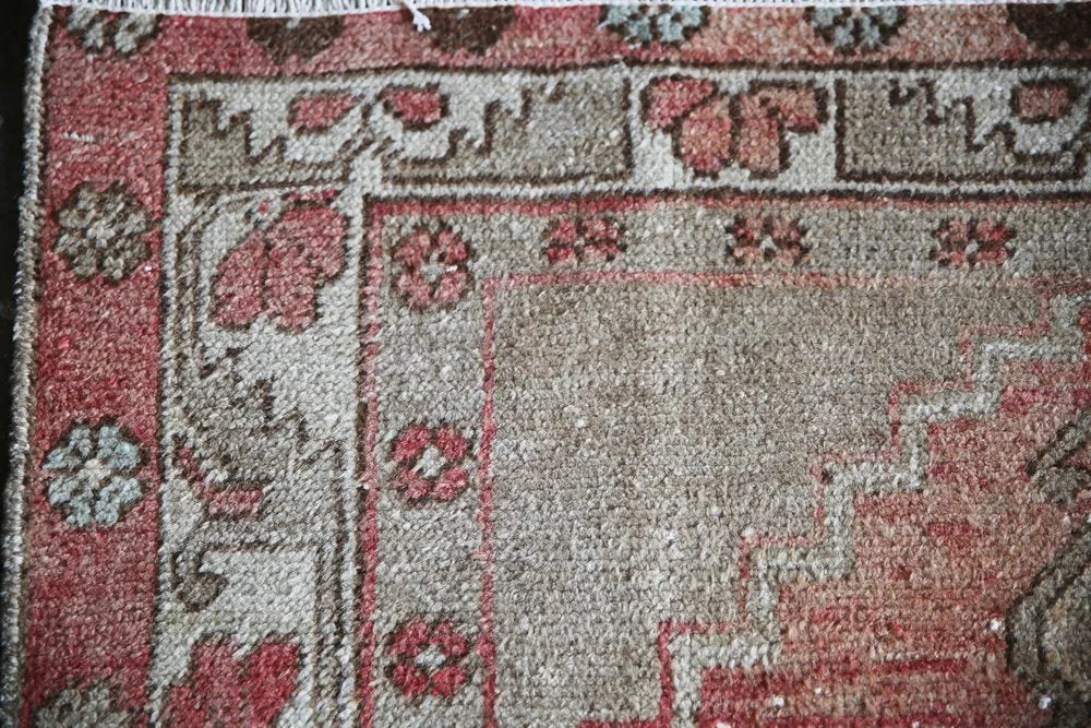 Vintage Faded Anatolian Rug 3.2ftx5.2ft