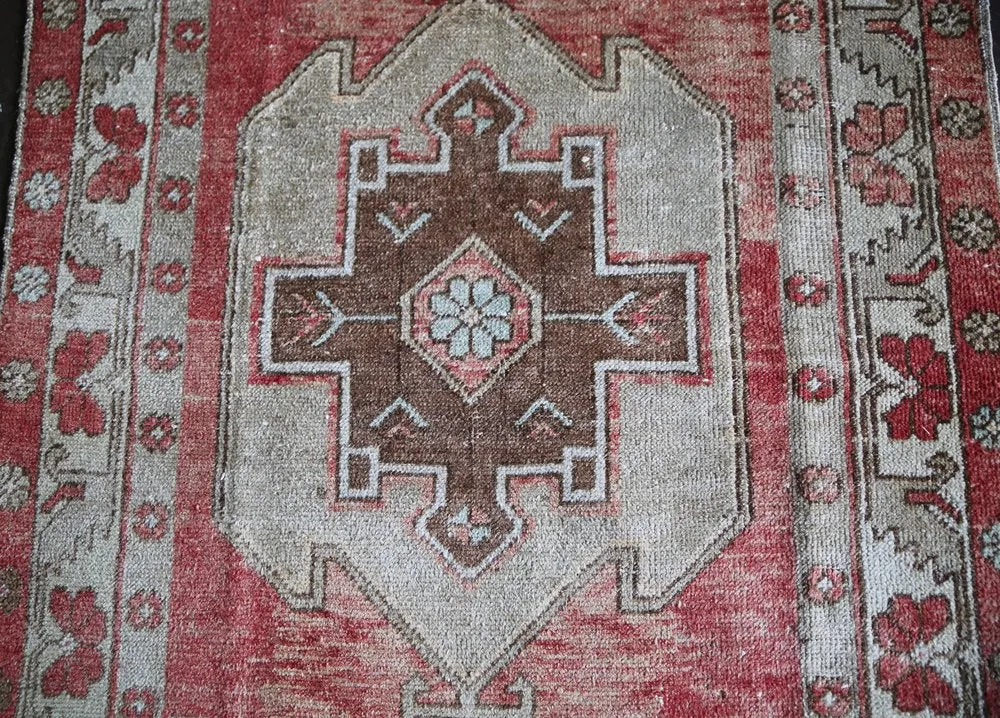 Vintage Faded Anatolian Rug 3.2ftx5.2ft