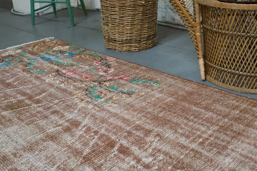 Vintage Isparta Rug 5.10ftx9.4ft