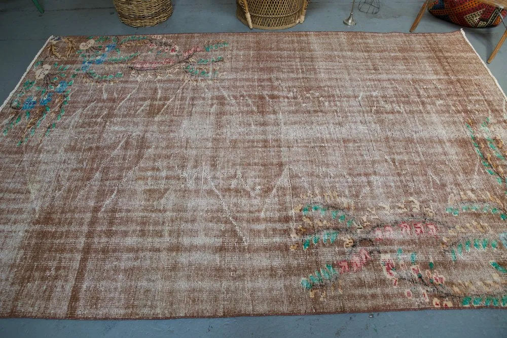 Vintage Isparta Rug 5.10ftx9.4ft