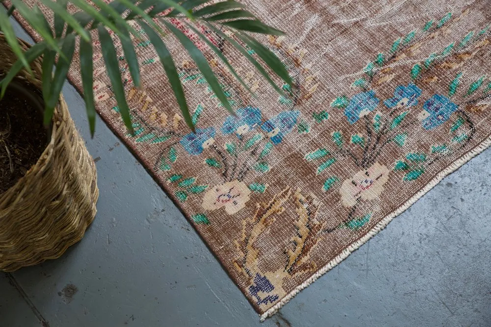 Vintage Isparta Rug 5.10ftx9.4ft