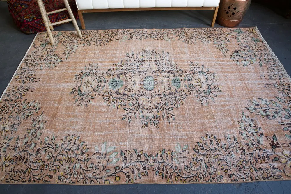 Vintage Isparta Rug 5.7ftx8.6ft