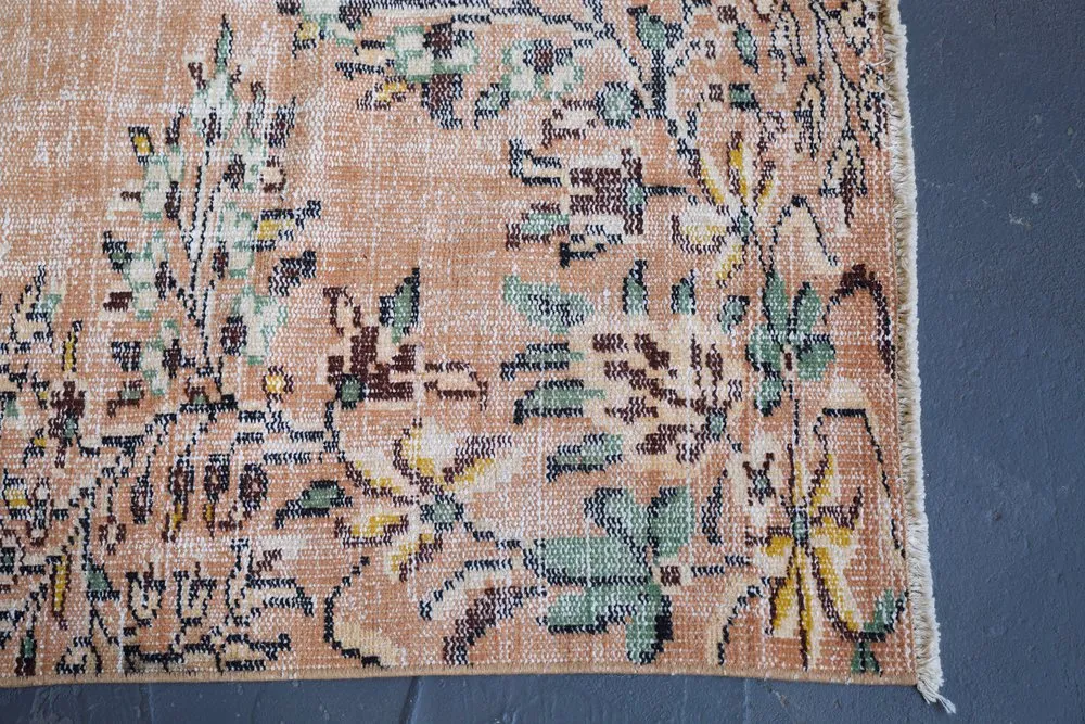Vintage Isparta Rug 5.7ftx8.6ft