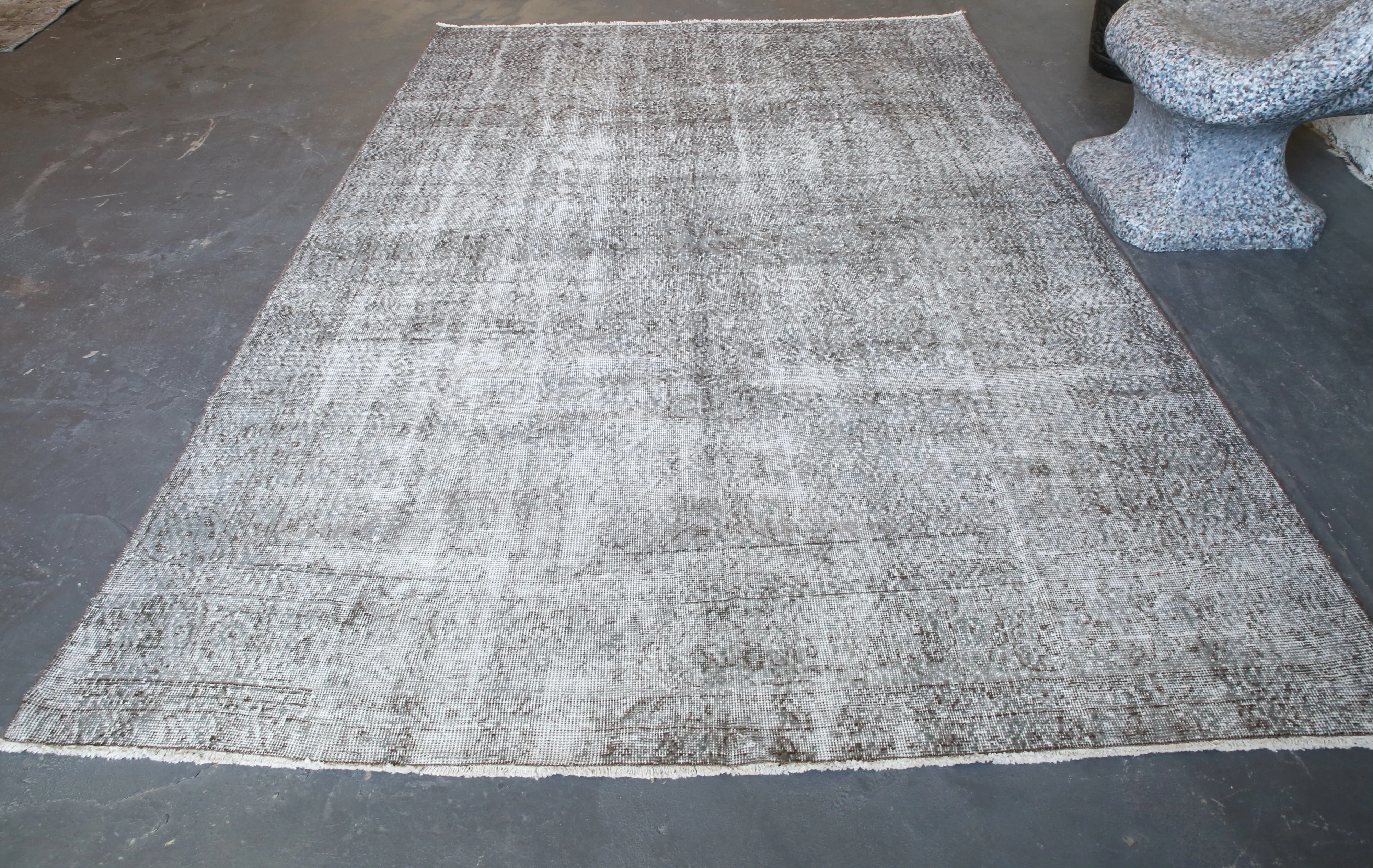 Vintage Overdyed Isparta Rug in Silver 6.9ftx9.7ft