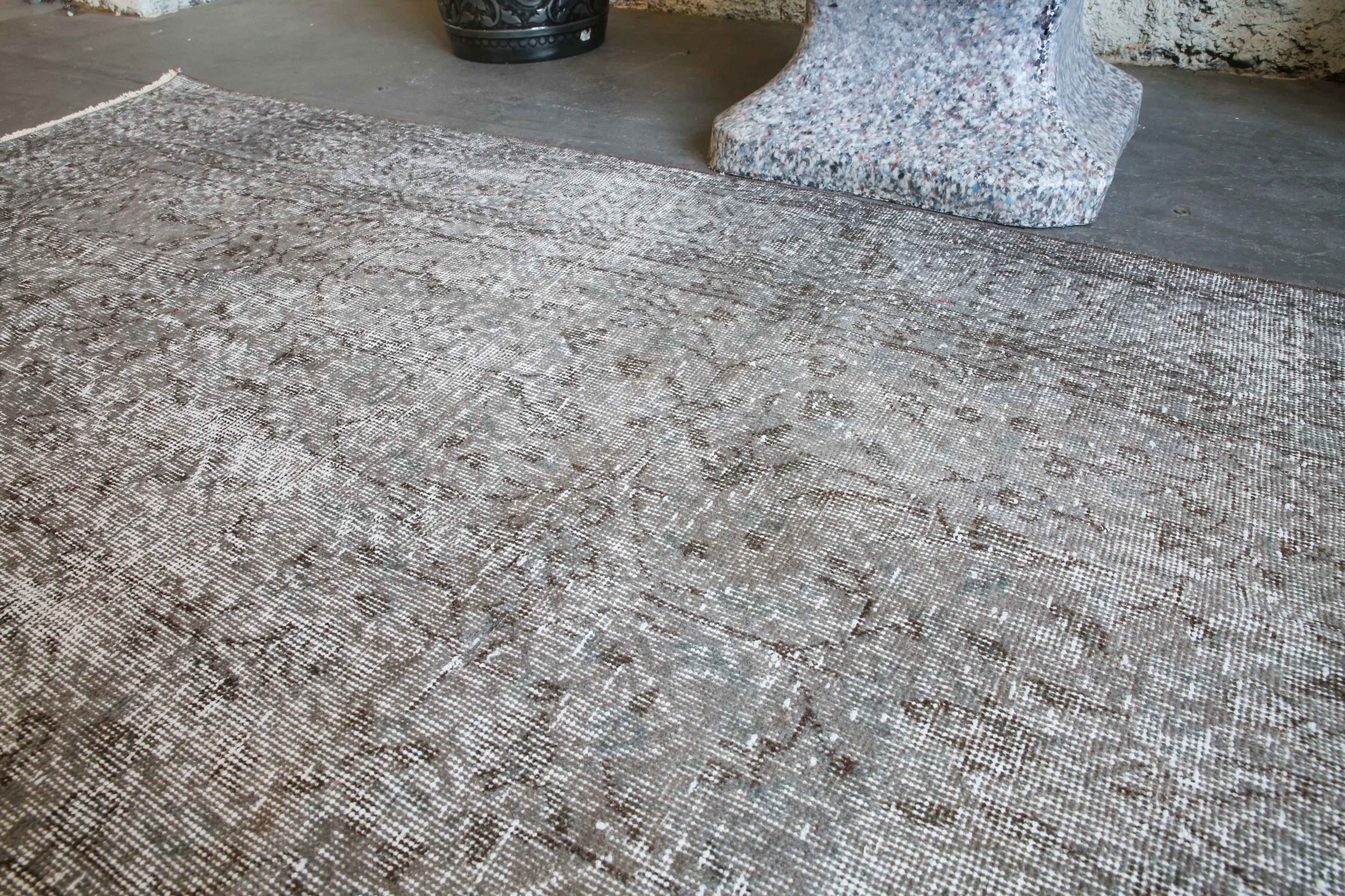Vintage Overdyed Isparta Rug in Silver 6.9ftx9.7ft