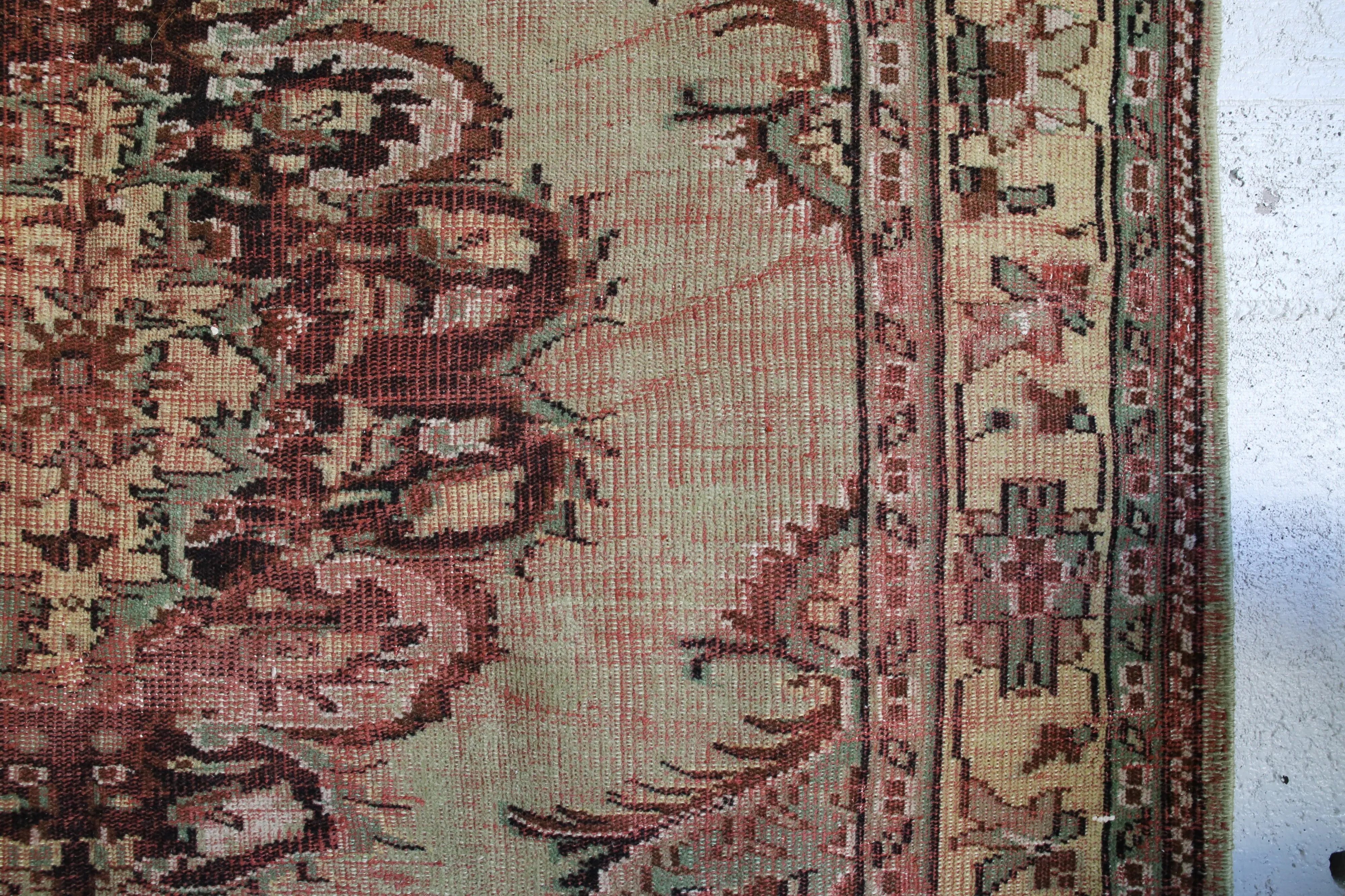 Vintage Turkish Isparta Rug 6'7" x 9'7"