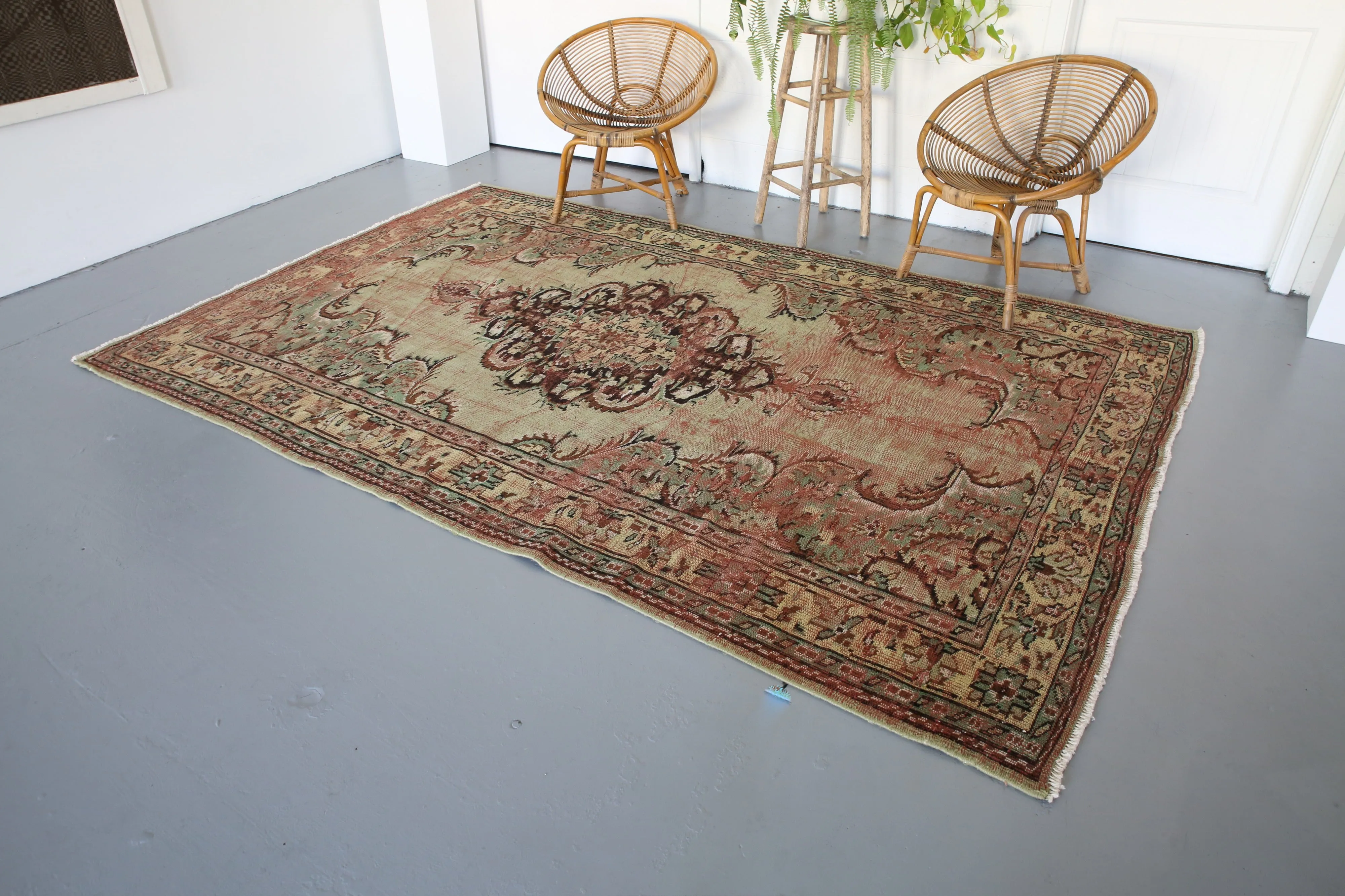 Vintage Turkish Isparta Rug 6'7" x 9'7"