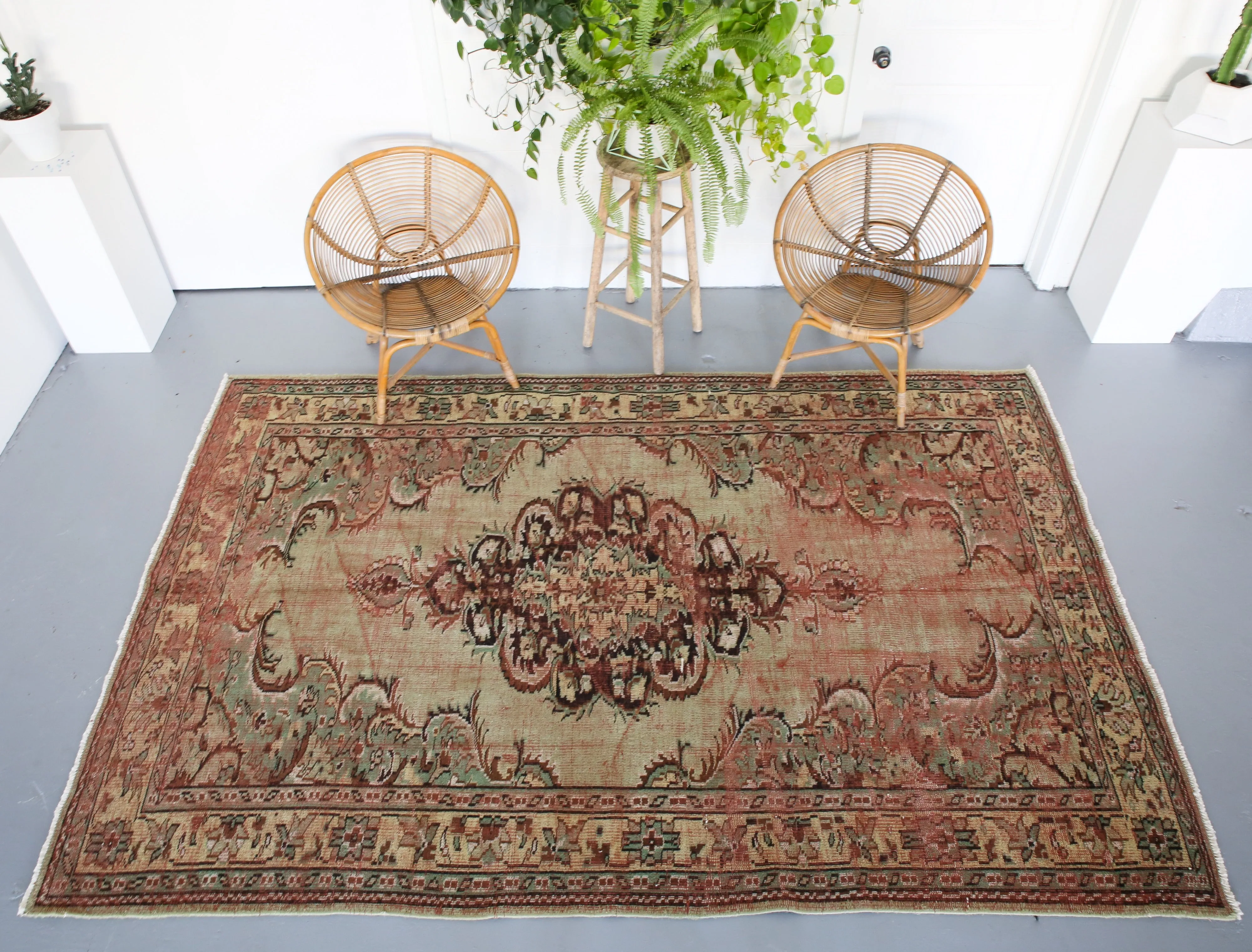 Vintage Turkish Isparta Rug 6'7" x 9'7"