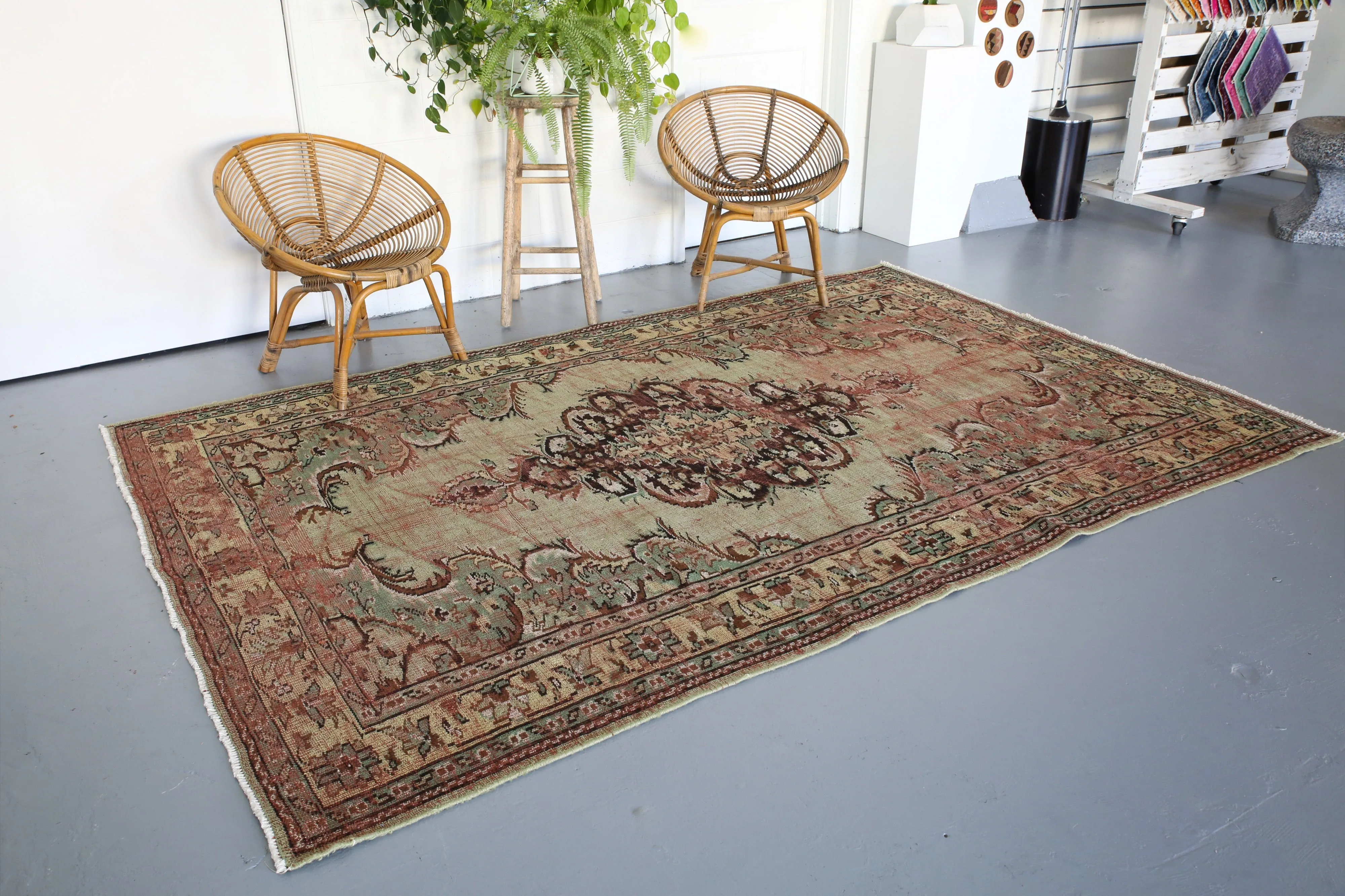 Vintage Turkish Isparta Rug 6'7" x 9'7"