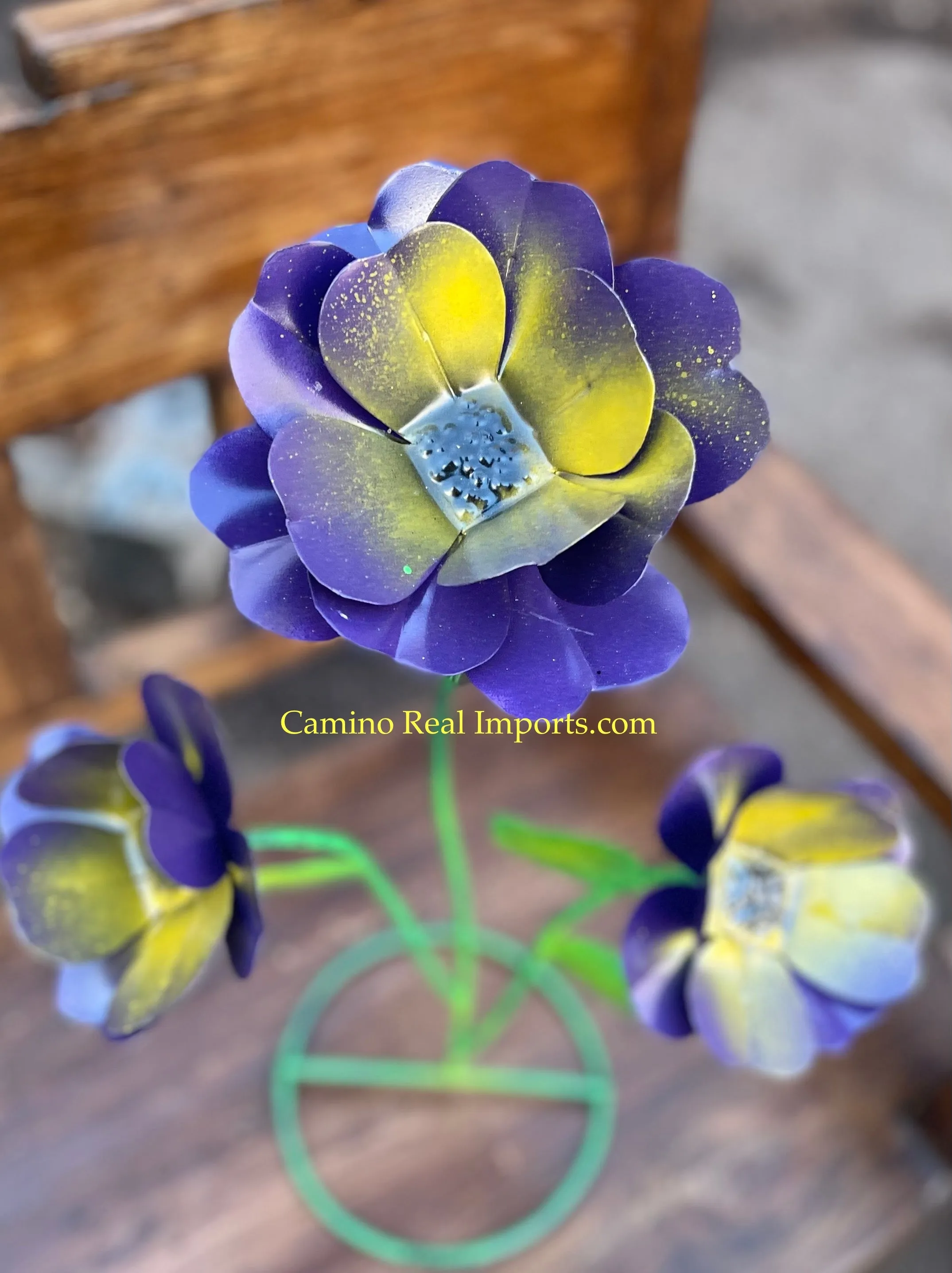Yard Art Metal Flowers Sculpture 22"  MFLWRMS001